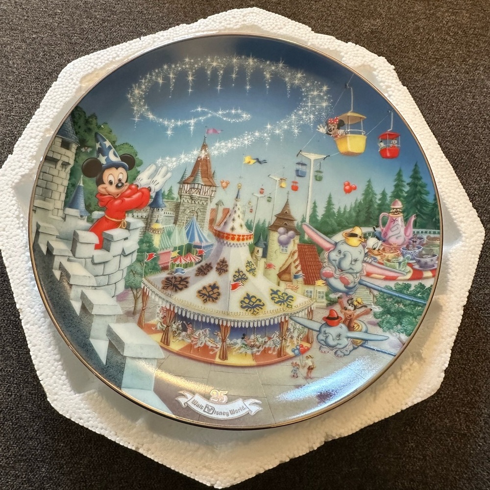 Disney 25th Anniversary Fantasyland Plate